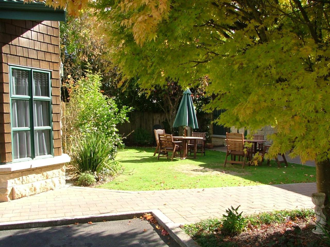 Cambridge Mews Motel Екстериор снимка