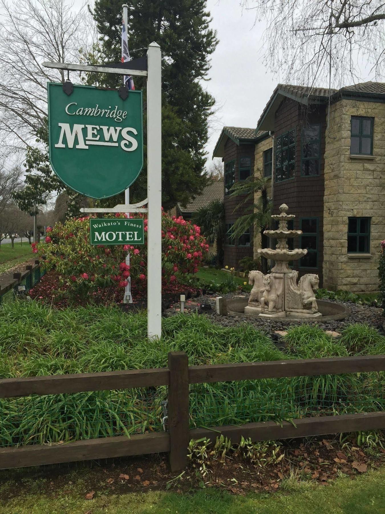 Cambridge Mews Motel Екстериор снимка