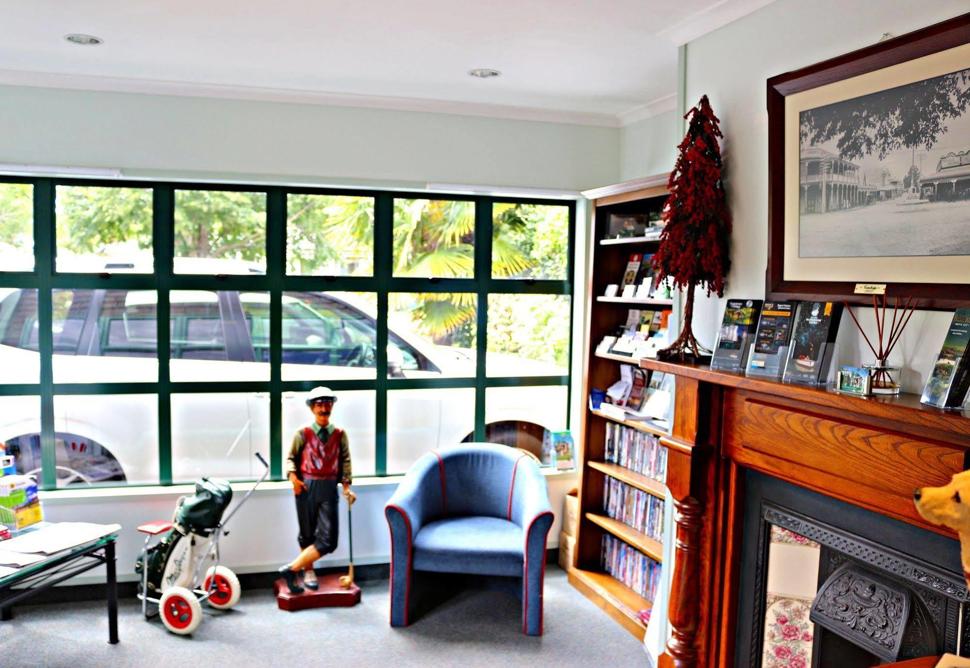 Cambridge Mews Motel Екстериор снимка