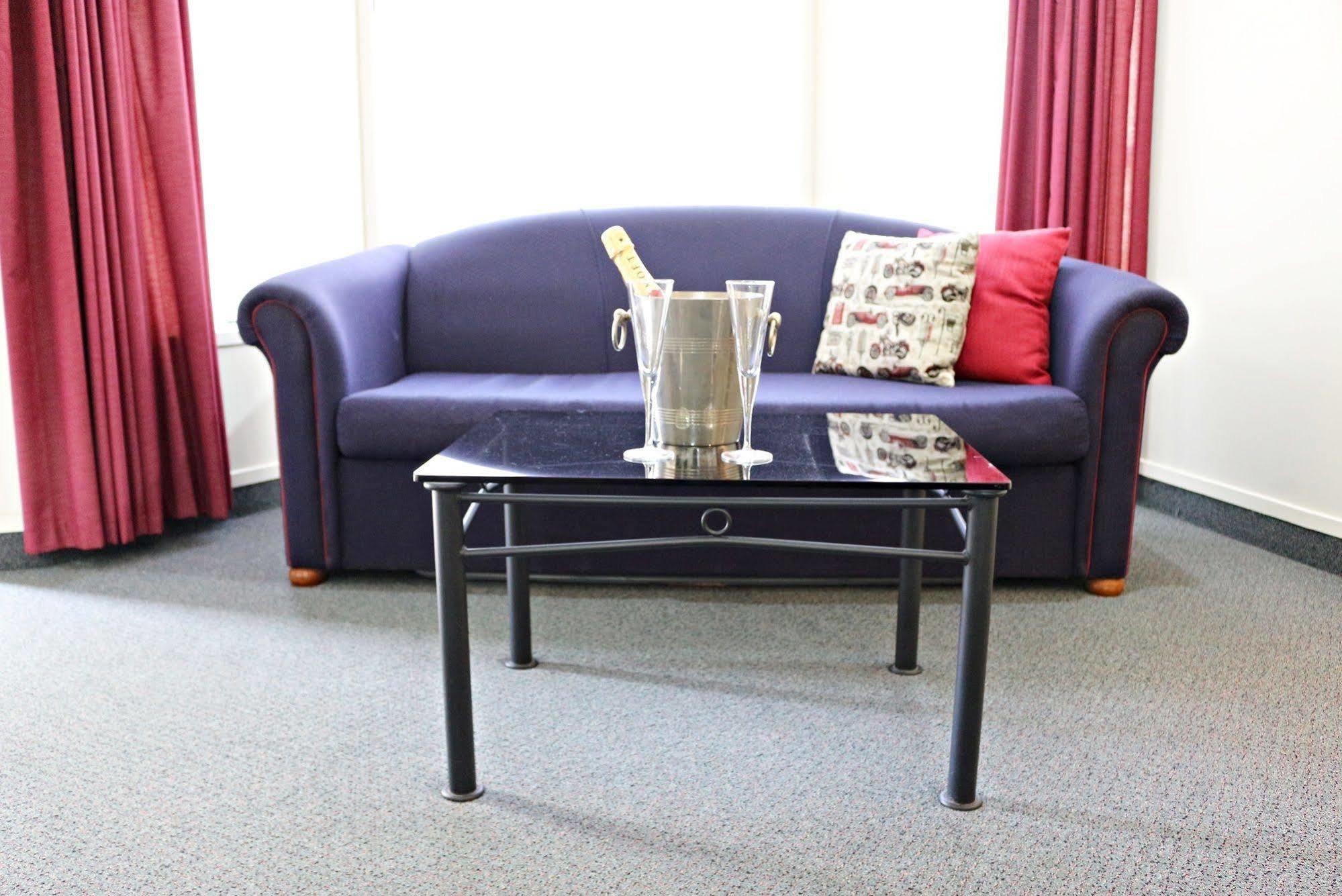 Cambridge Mews Motel Екстериор снимка